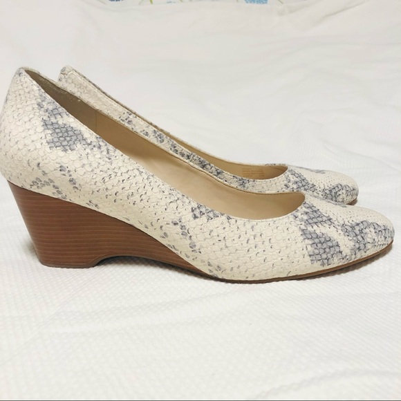New Cole Haan Soft Wedges 9 - Picture 3 of 7
